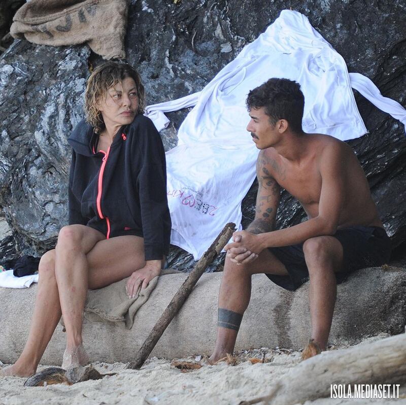 Isola dei Famosi 2017: tra fame e bikini mozzafiato 13