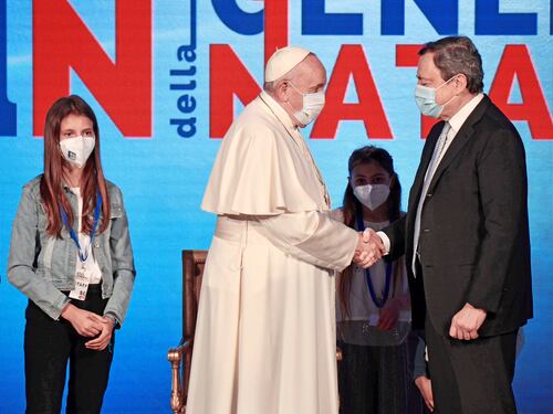 "Senza bambini l'Italia è morta". E il Papa benedice il bonus per i figli