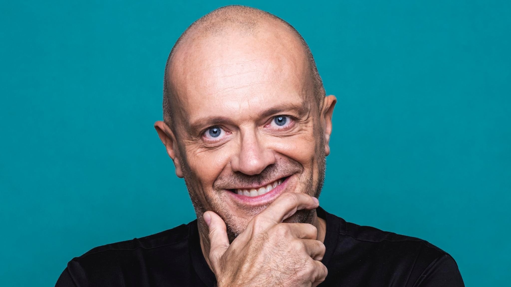 Max Pezzali: "Gli anni '90 erano democratici. Ora viviamo la dittatura dei social"