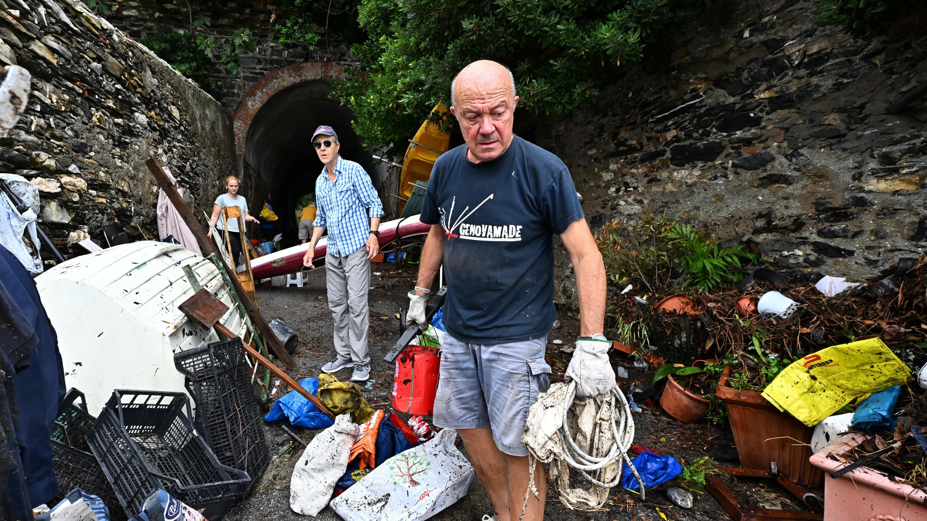 Fango a Cortina, evacuati in 70. Auto bloccate nel Cuneese e spazzaneve in azione. Danni per vento e allagamenti Roghi in Sicilia, Sardegna e Calabria Il Cnr: "Sull'Italia punching ball climatico"