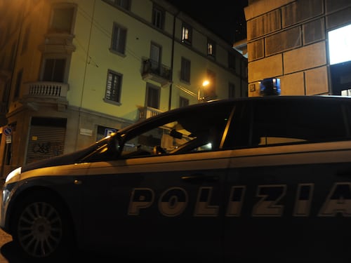 Milano, strangola la fidanzata. Poi chiama l'amico: "Che faccio?"