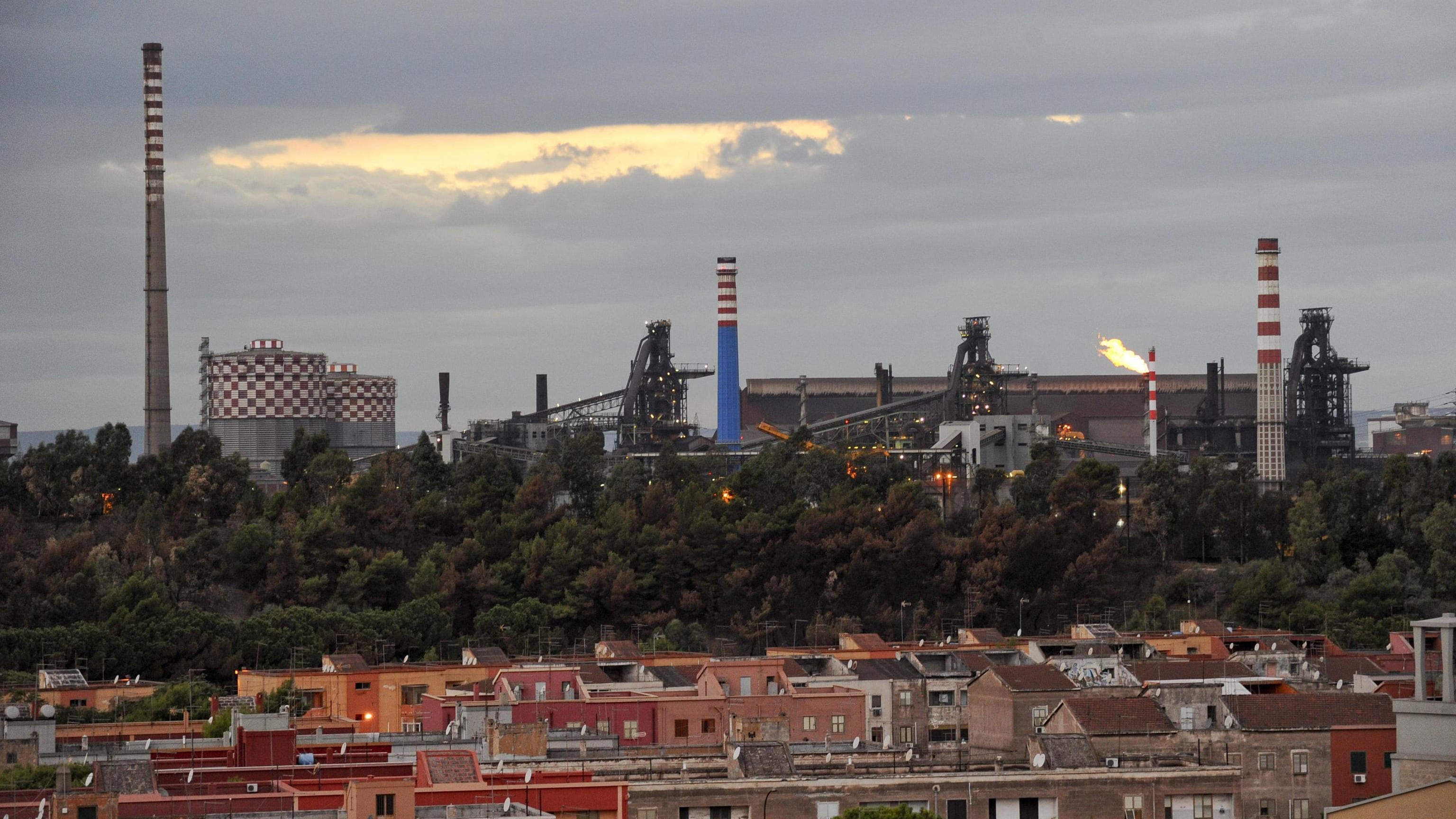 Taranto sabota l'ex Ilva. Stop alla termoelettrica