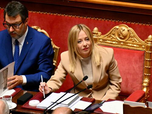 Banche, Meloni: "Diano una mano". Salvini: “Paghino il piano casa”