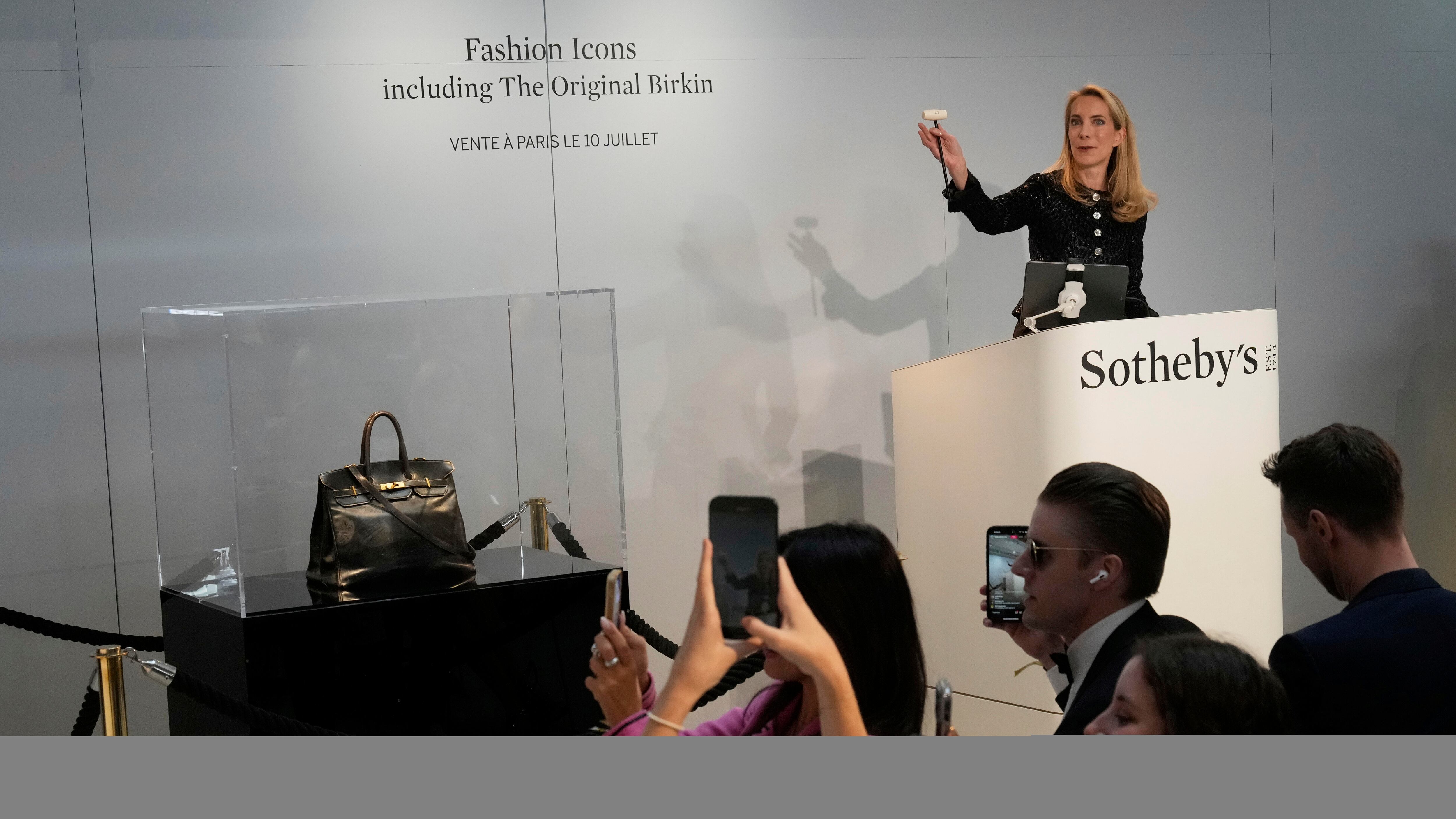 La prima Birkin venduta all’asta per 8,5 milioni: non era solo una borsa
