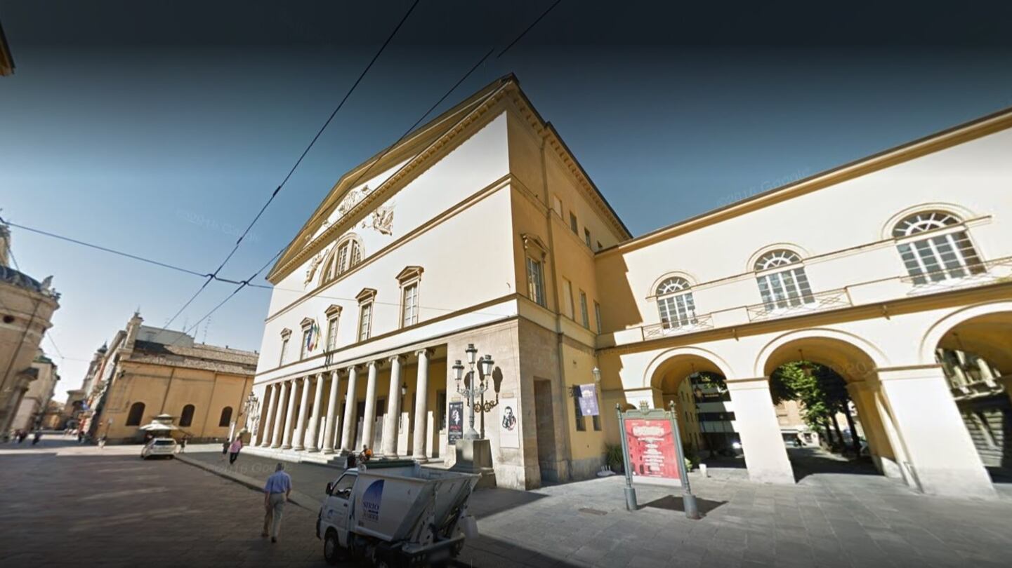 "Scimmie bianche, la pagherete": la furia dello straniero sugli agenti