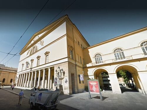 "Scimmie bianche, la pagherete": la furia dello straniero sugli agenti