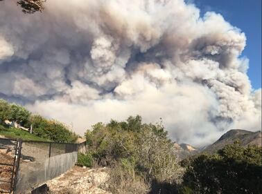 Incendi in California, ordine di evacuazione per Malibù 8