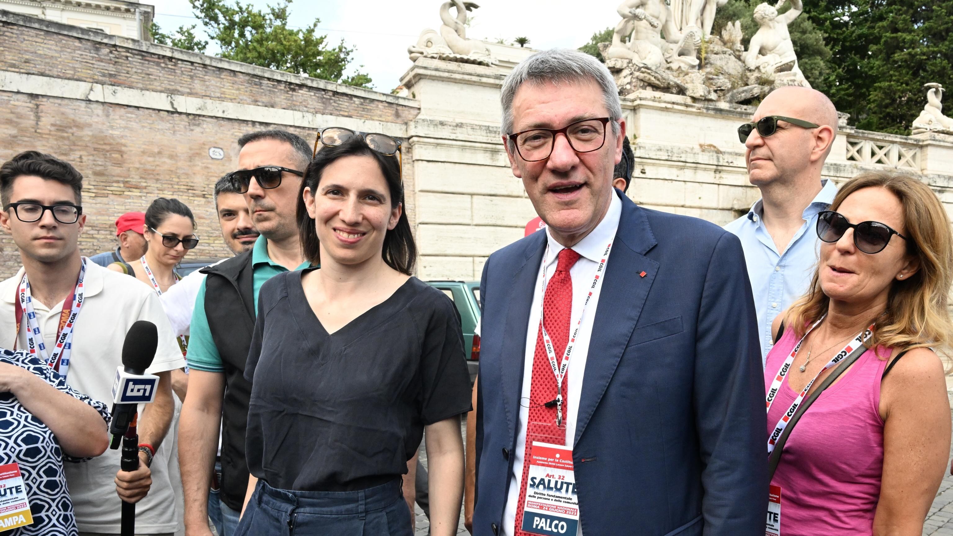 Schlein: "Governo diviso". Ma il suo Pd è lacerato e Landini le scippa la leadership dei dem