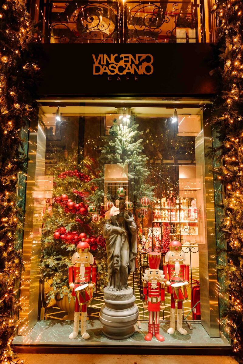 La magia del Natale arriva a Milano a "Palazzo Magia" 14