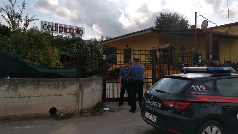 Coppia trovata morta nel Napoletano: i carabinieri sul posto 1