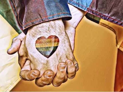 Parma, il tribunale boccia trascrizione dei figli di una coppia gay