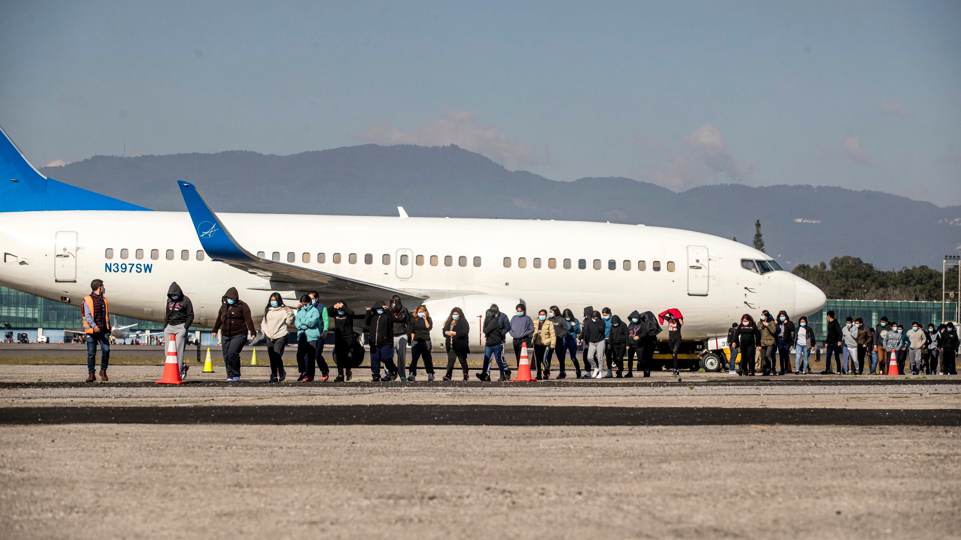 Migranti, la lezione della premier di sinistra a Schlein e compagni
