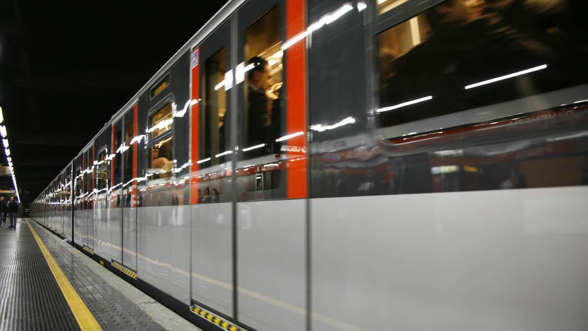 Mamma abbandona due figli: uno all'asilo e l'altro in metrò