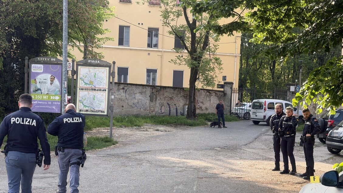 Pavia, 25enne ucciso nel parcheggio: fermato un 17enne egiziano dopo ore di interrogatorio