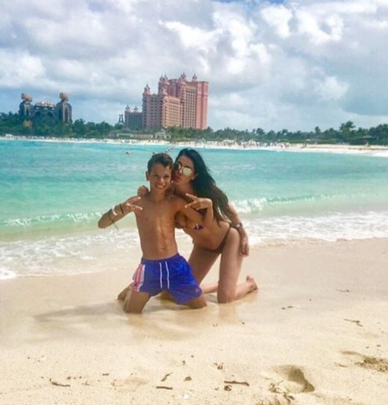Aida Yespica sexy alle Bahamas 6