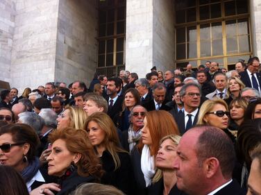 I parlamentari Pdl protestano davanti al Tribunale di Milano 4