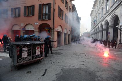 Le cariche dei centri sociali 11