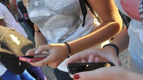 Due professoresse facevano sesso con gli alunni: sms in codice per gli incontri