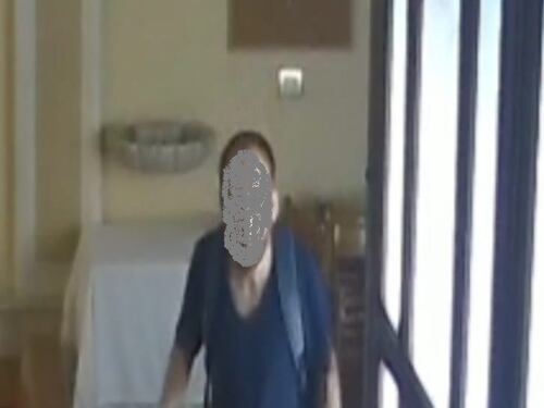 Ruba offerte in chiesa: il parroco pubblica la sua foto su Facebook