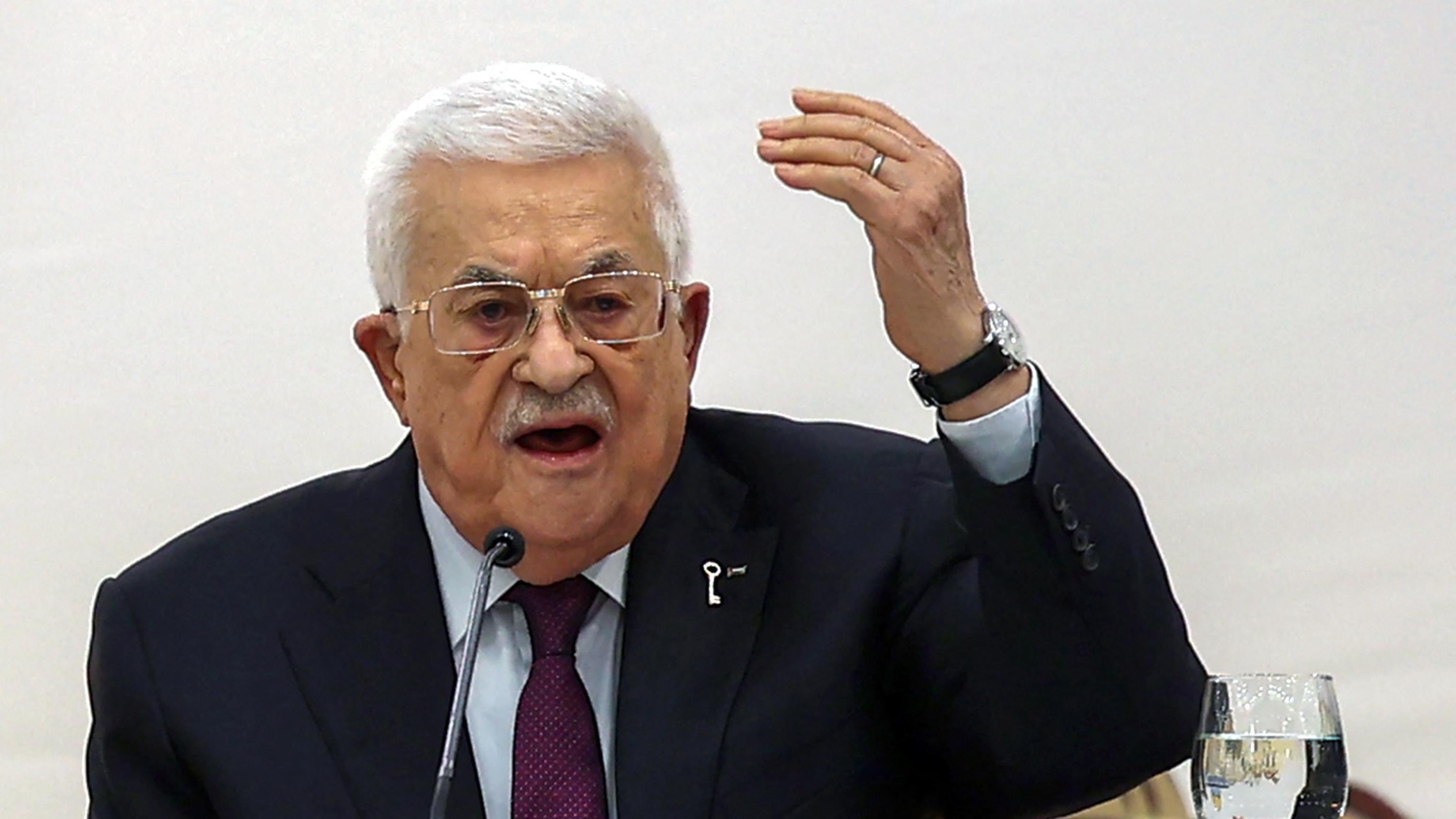 "Soldati figli di cani liberate gli ostaggi". L'ira di Abu Mazen contro Hamas