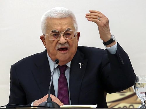 "Soldati figli di cani liberate gli ostaggi". L'ira di Abu Mazen contro Hamas
