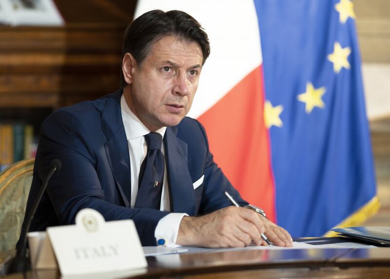 La nuova politica dell'attesa infinita