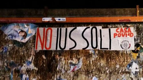 CasaPound, blitz a Cagliari: ​striscioni contro la Boldrini 3