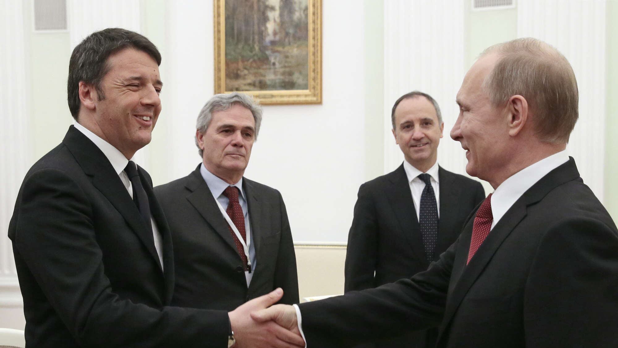 Renzi vola in Russia da Putin: "Mosca aiuti sulla crisi libica"