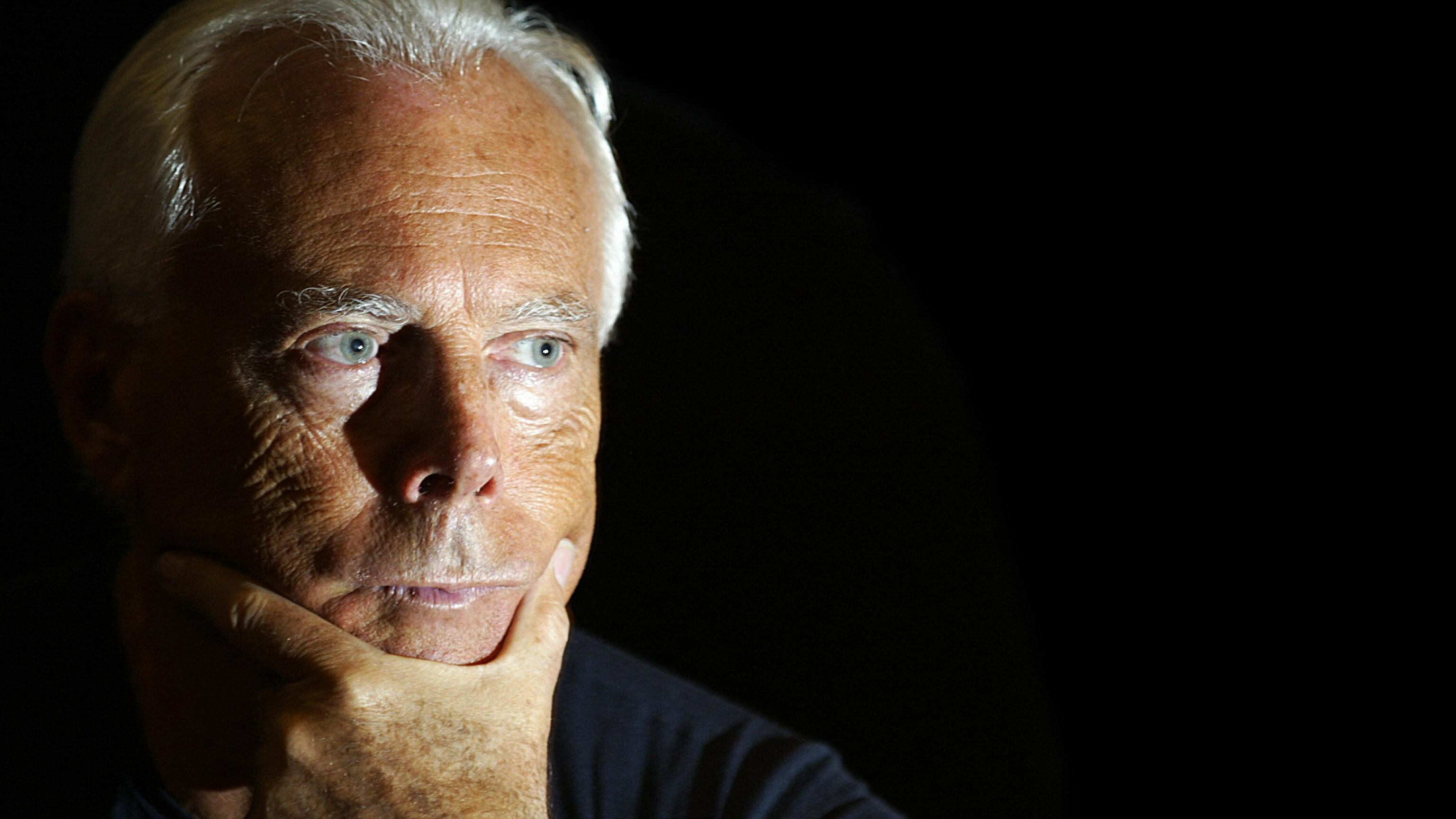 Giorgio Armani, ecco il testamento. "Entro 18 mesi cedere il 15% a Lvmh, Essilux o L'Oreal"