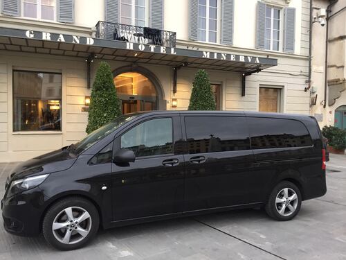 Taxi e Ncc, la Consulta: "Il blocco delle licenze lede il diritto dei cittadini"