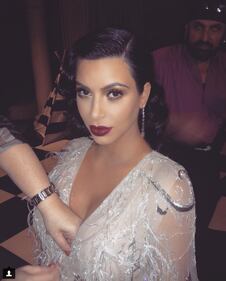 Kim Kardashian e sorelle festeggiano i 60 anni della mamma 7