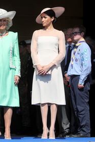 Meghan Markle solare alle celebrazioni per Carlo 8