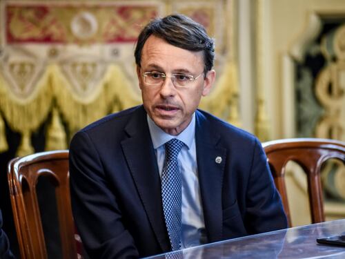 "L'arma vincente? La cura in farmacia"
