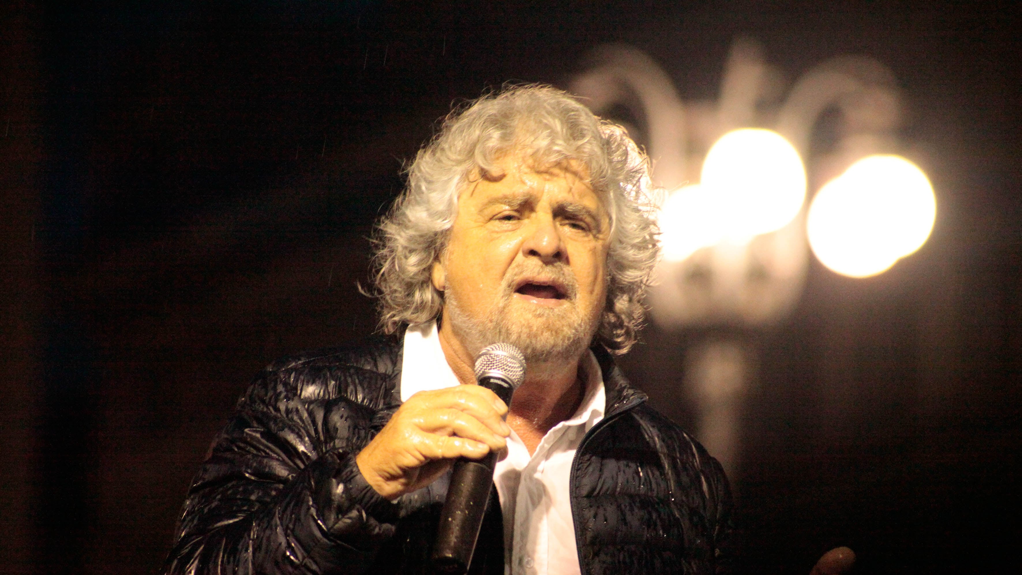 Nuove crepe nei M5S Fico smentisce Grillo su processi e canone