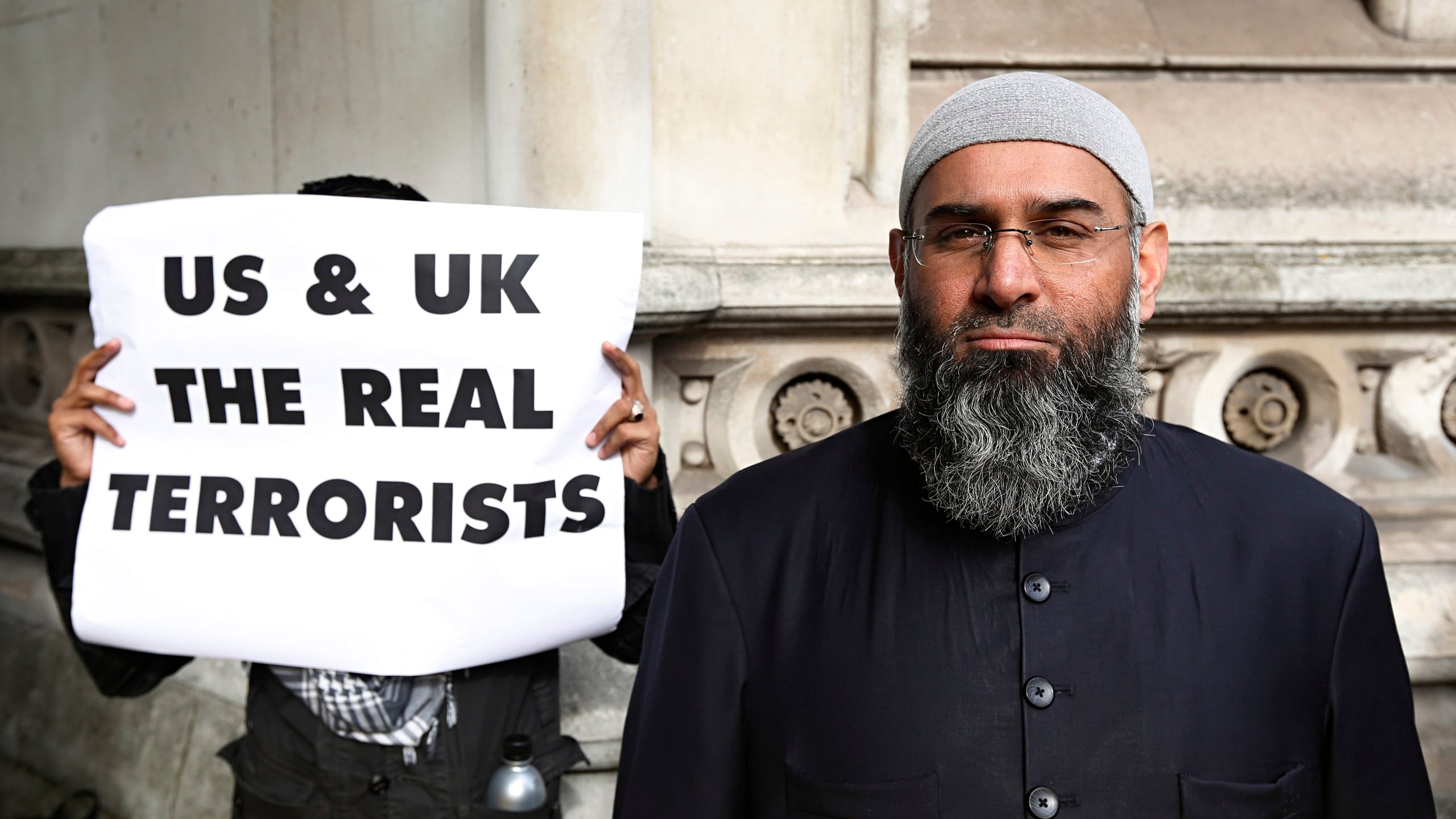 L'imam-guida dei tre jihadisti predicava odio in tv