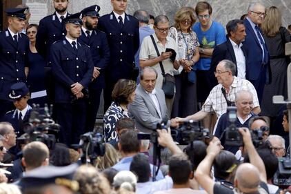 Carabiniere ucciso a coltellate, mille persone per l'ultimo saluto 1