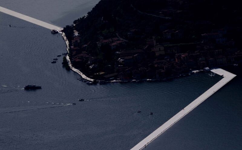 "The floating piers", la passerella di Christo 12