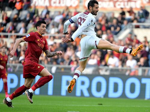 La Roma impatta 2-2 contro la Salernitana: ora la Champions è lontana quattro punti