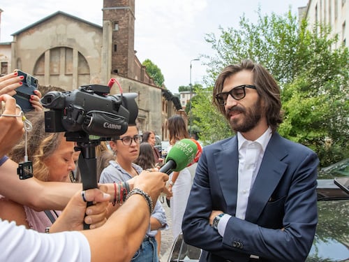 Del Vecchio e l’accordo con la ex: sette giorni a testa con la bimba