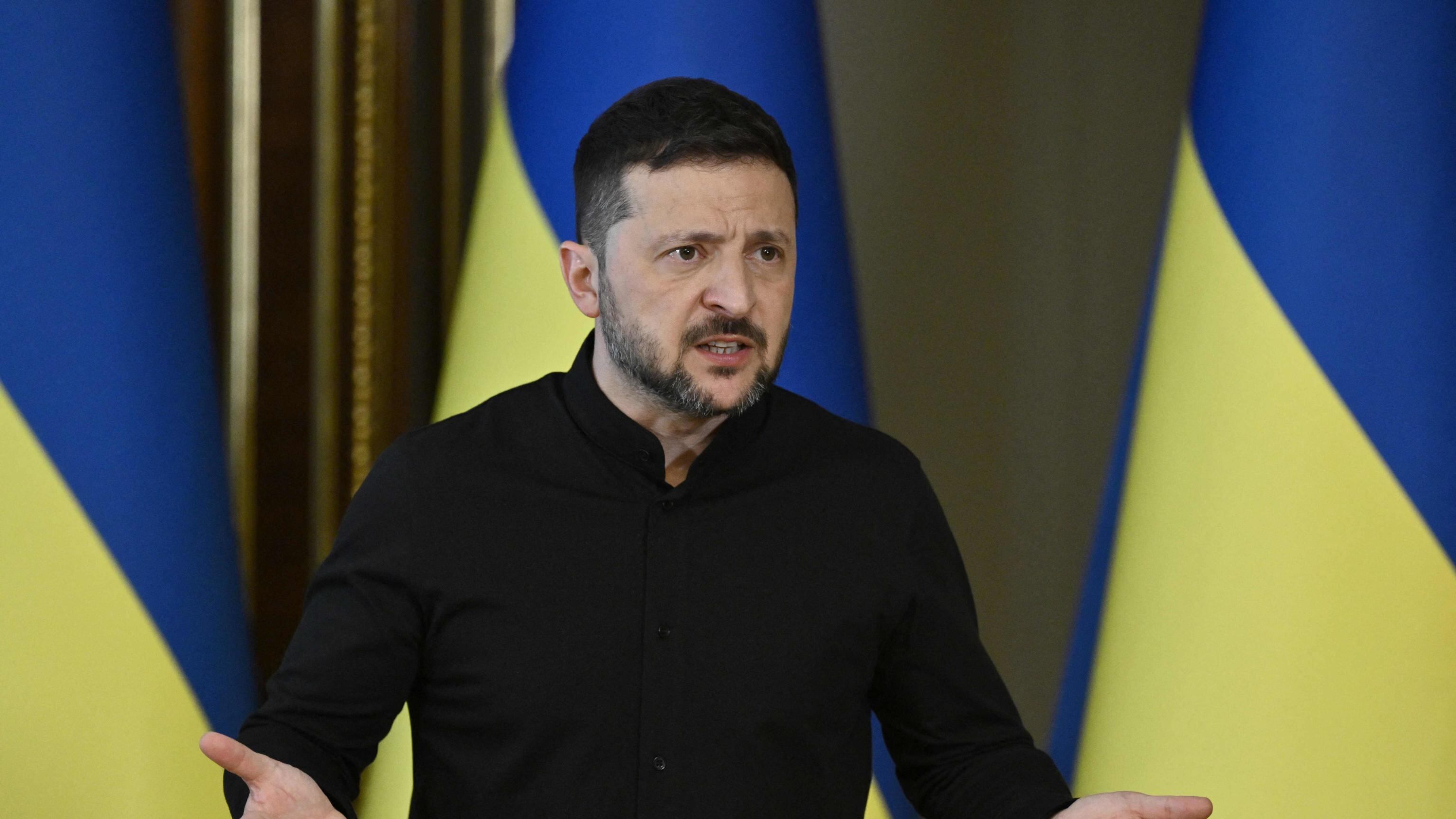 Zelensky in Vaticano: "Colloqui qui"