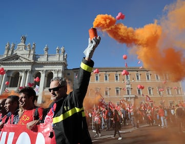 Cgil in piazza contro il governo 2