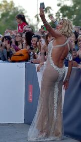 Valeria Marini, nude look alla Mostra del Cinema di Venezia 10