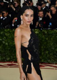 Met Gala 18, Miley Cyrus e la scollatura hot 15