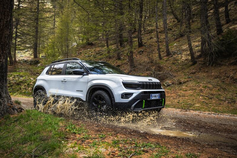 Jeep Avenger 4xe, guarda la gallery 1