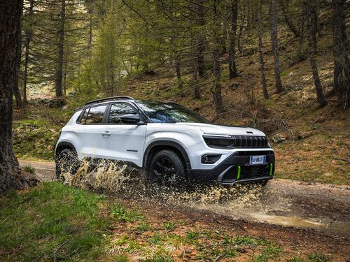 Jeep Avenger 4xe, guarda la gallery