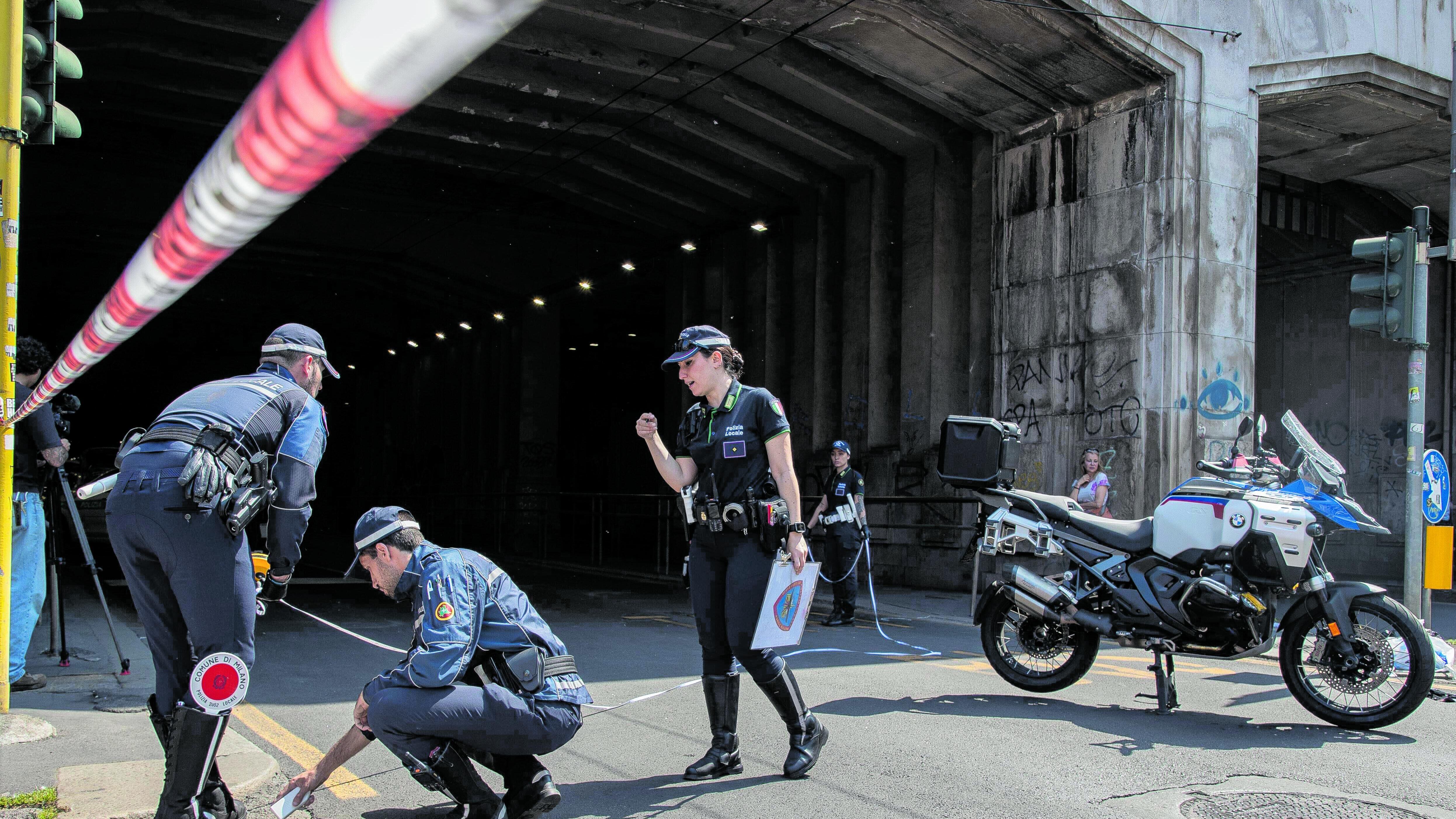 Monopattino si scontra con moto, grave un 25enne
