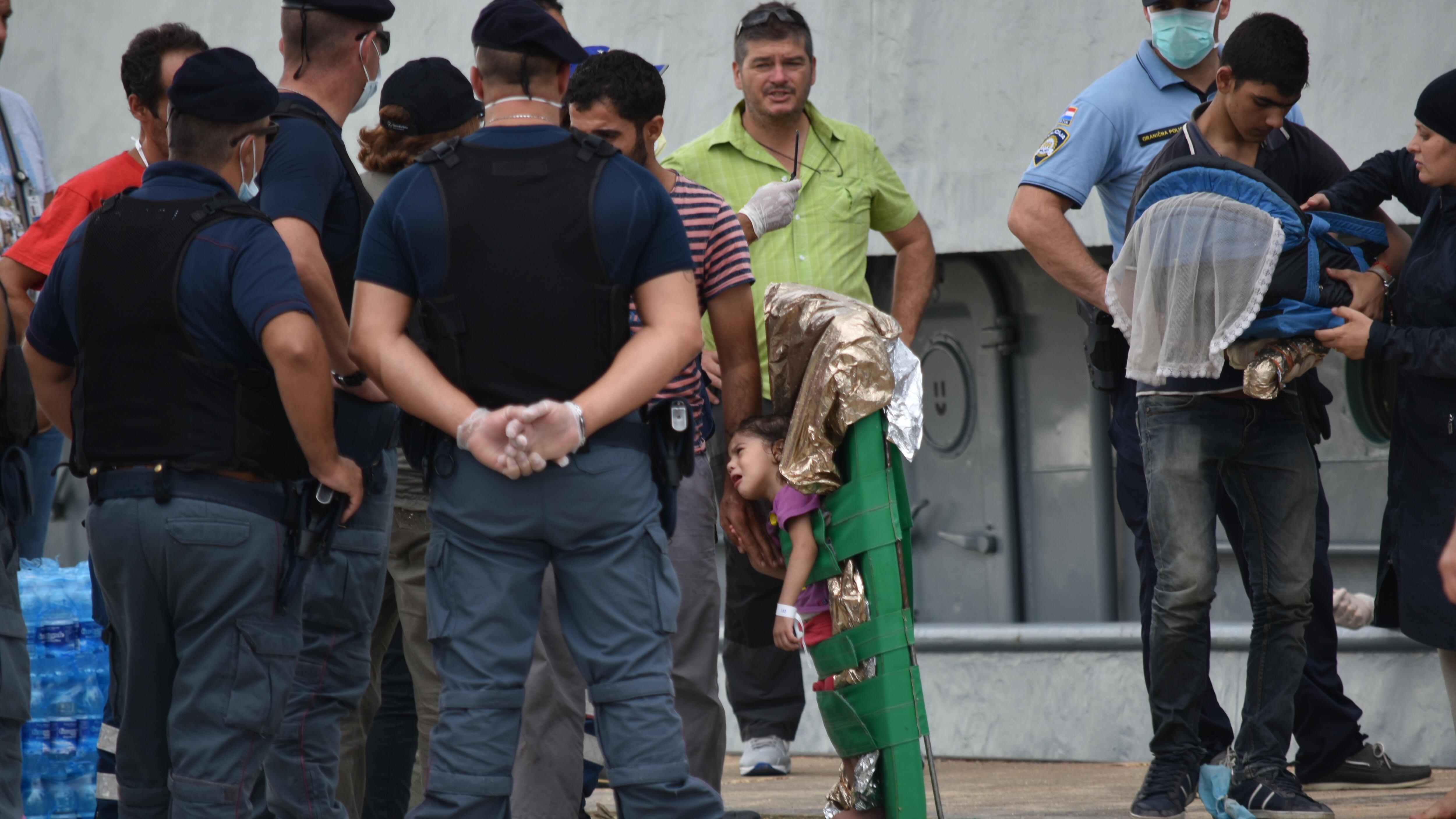 L'Ong è nel mirino: "In corso esami di polizia sull'operato di Sea Watch"