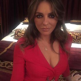 Liz Hurley sexy su Instagram 13