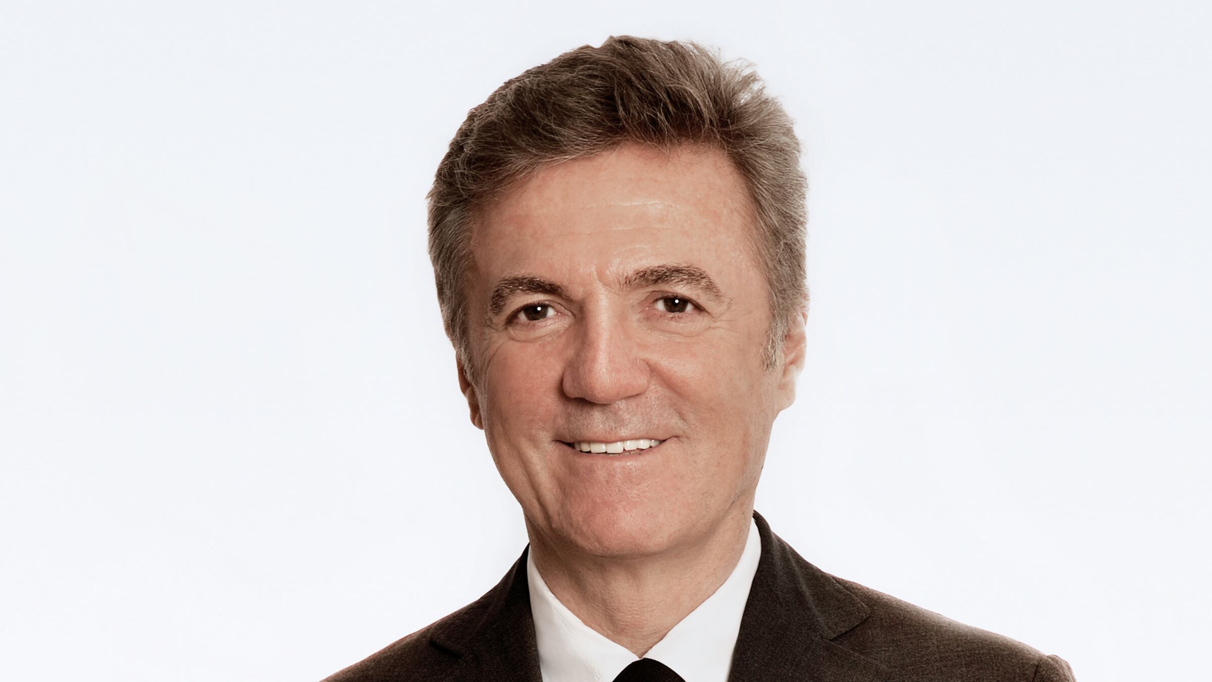 Cattaneo "ricarica" Enel, balzano i profitti