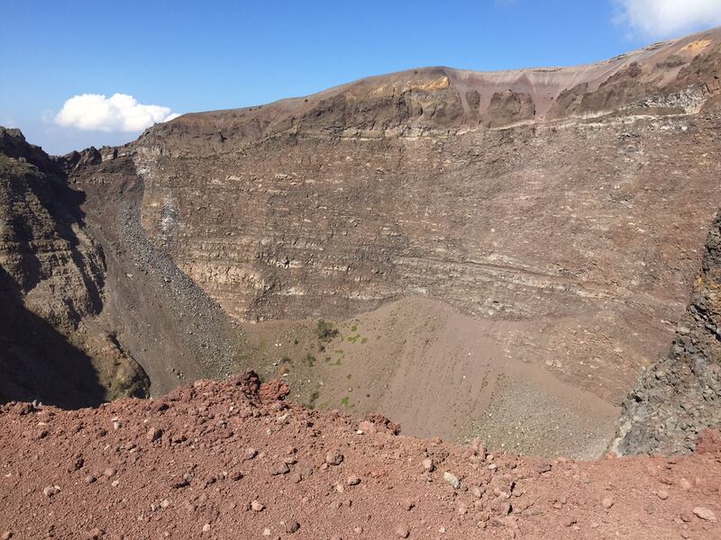 Vivere sulle pendici del Vesuvio tra fatalismo e rischio eruzione 15
